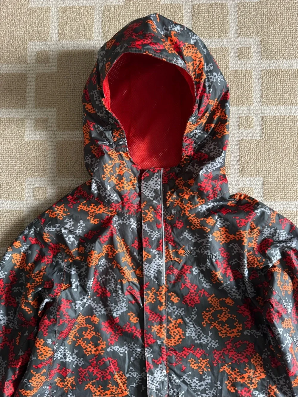 Columbia Kids Hooded Rain Jacket Windbreaker Raincoat Red Orange Gray Camo M